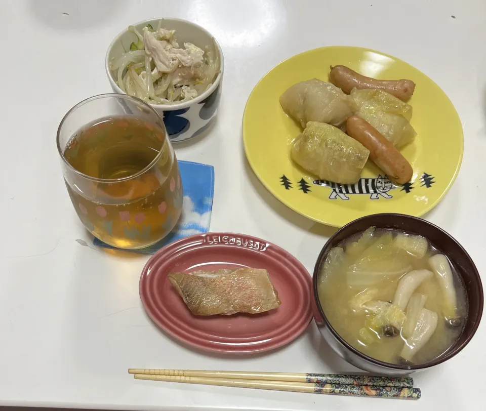 色々と作り置き晩御飯☆ロールキャベツ☆赤魚の炊いたん☆ゴママヨサラダ（胡瓜・もやし・茹でささみ）☆みそ汁（白菜・しめじ・揚げ）|Saharaさん