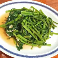 Snapdishの料理写真:ผัดผักบุ้งไฟแดง
Stir-fried Chinese morning glory|🌿Veerapan Mu🌿さん