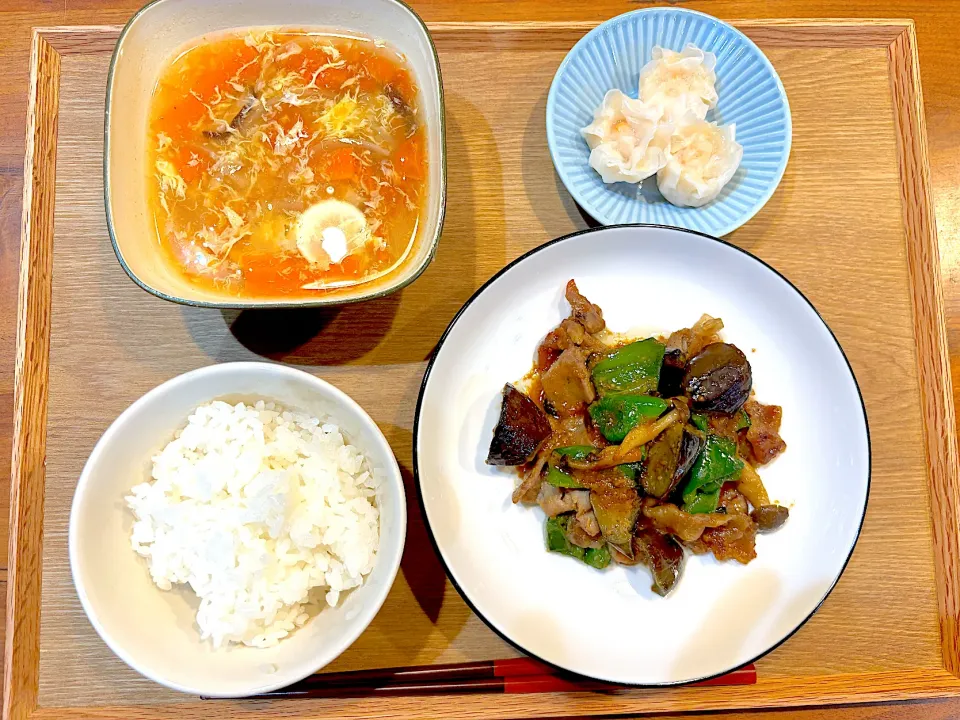 昨日の夜ご飯(ナスとピーマンの味噌炒め、エビシューマイ、酸辣湯スープ)|cocomikaさん