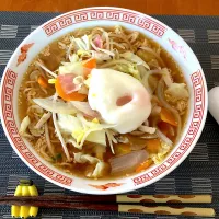 Snapdishの料理写真:蒸し野菜たっぷり出前一丁🍜|oysmさん