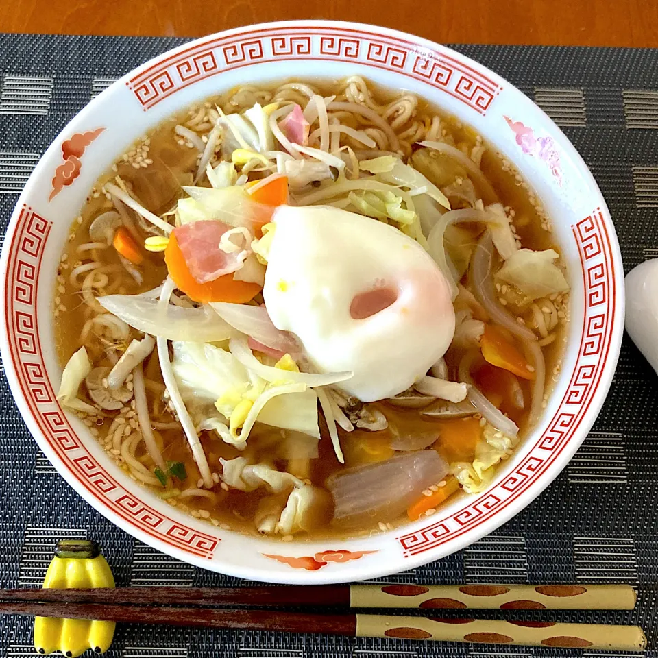 蒸し野菜たっぷり出前一丁🍜|oysmさん