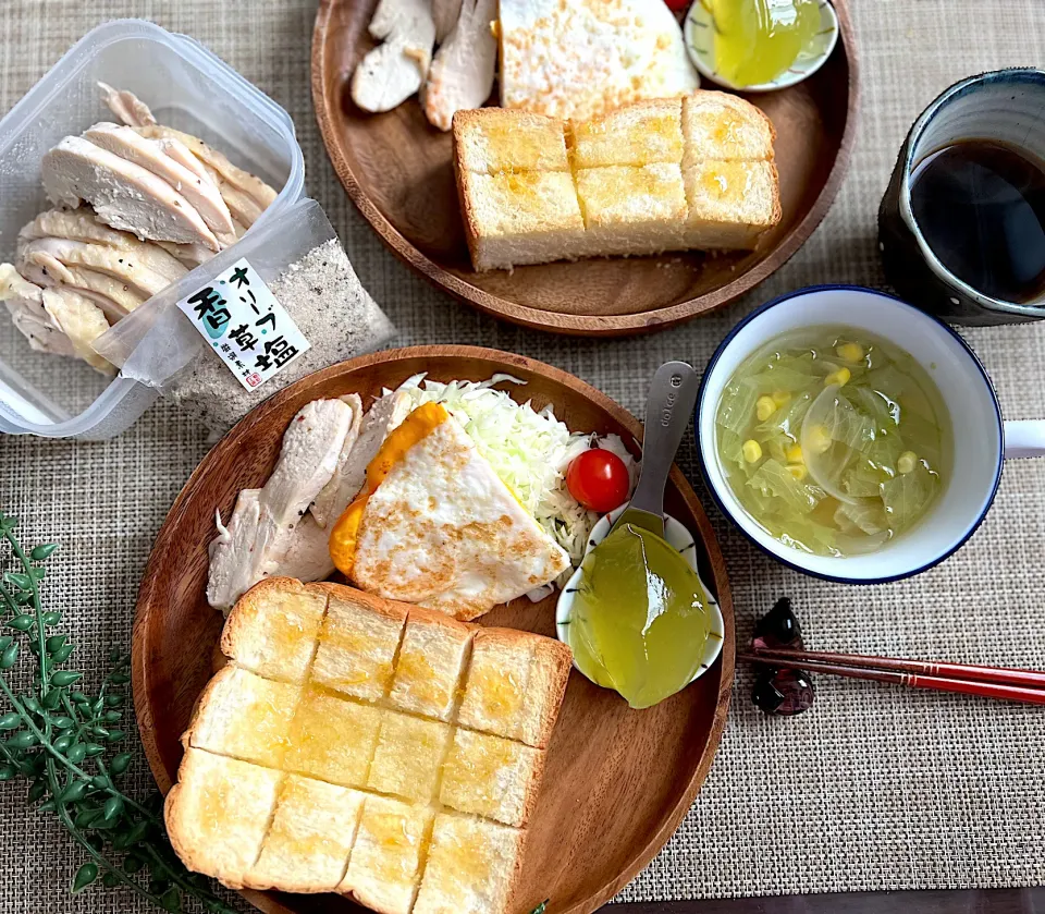 オリーブ塩鶏ハムで朝ゴパン🍽️|noeさん