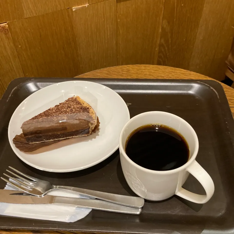 Snapdishの料理写真:生チョコinチョコレートパイ|ちゃみこさん