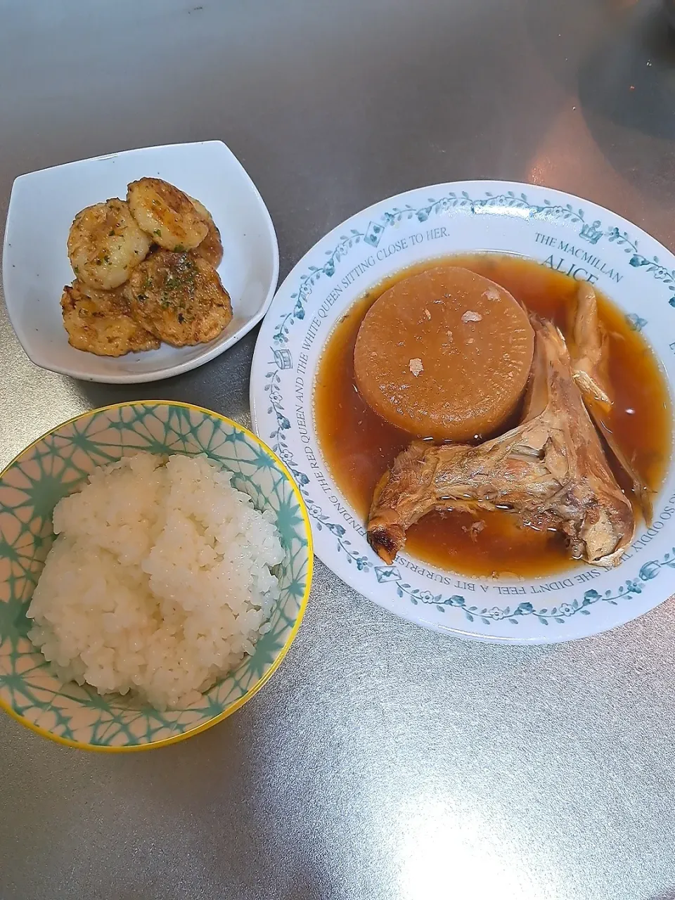 Snapdishの料理写真:ぶりかま大根煮
長芋揚げ(バター醤油青粉絡め)|Riapple🍎さん