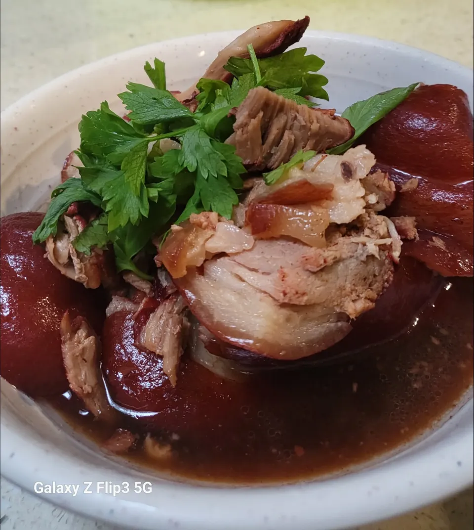 Braised pork knuckle|Cindy Hoさん