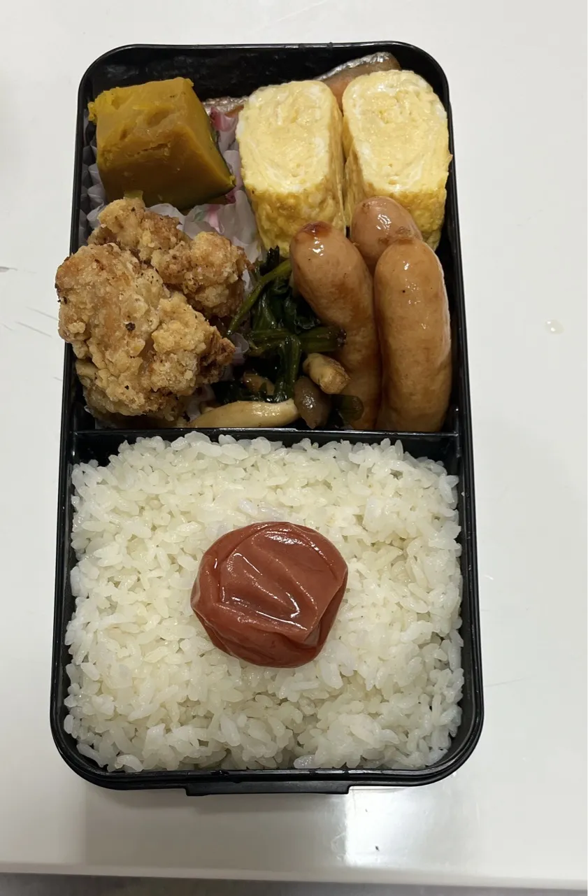 中学生弁当☆鮭☆だし巻き卵☆ウインナー☆塩唐揚げ☆かぼちゃの煮物☆ほうれん草としめじのマヨポン炒め|Saharaさん