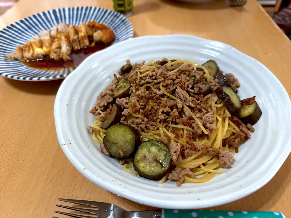 茄子と挽肉のバター醤油パスタ&鶏焼豚|G0MAさん