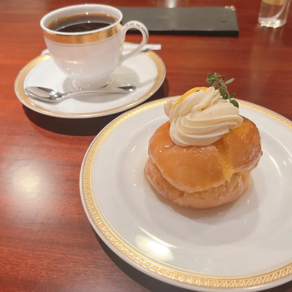 Snapdishの料理写真:サバランとコーヒー|みぃさん