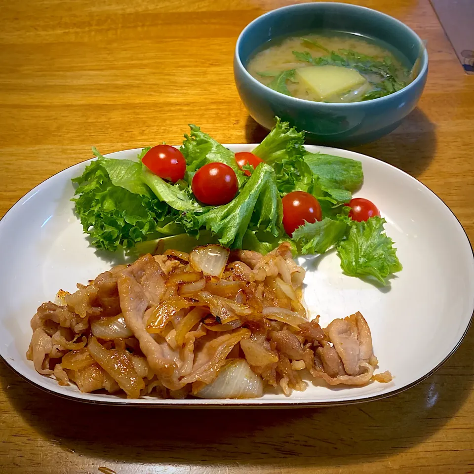 豚の生姜焼きと、じゃがいもの味噌汁|もえさん