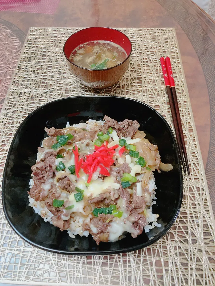 りゅうじさん　チーズ牛丼|ショコラさん