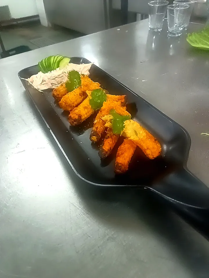 Snapdishの料理写真:tandoori babycorn with cocktail colslow|Uttam Ranaさん