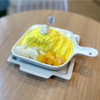 Sticky rice mango bingsu 💛|KarthcArd Chomthisaさん