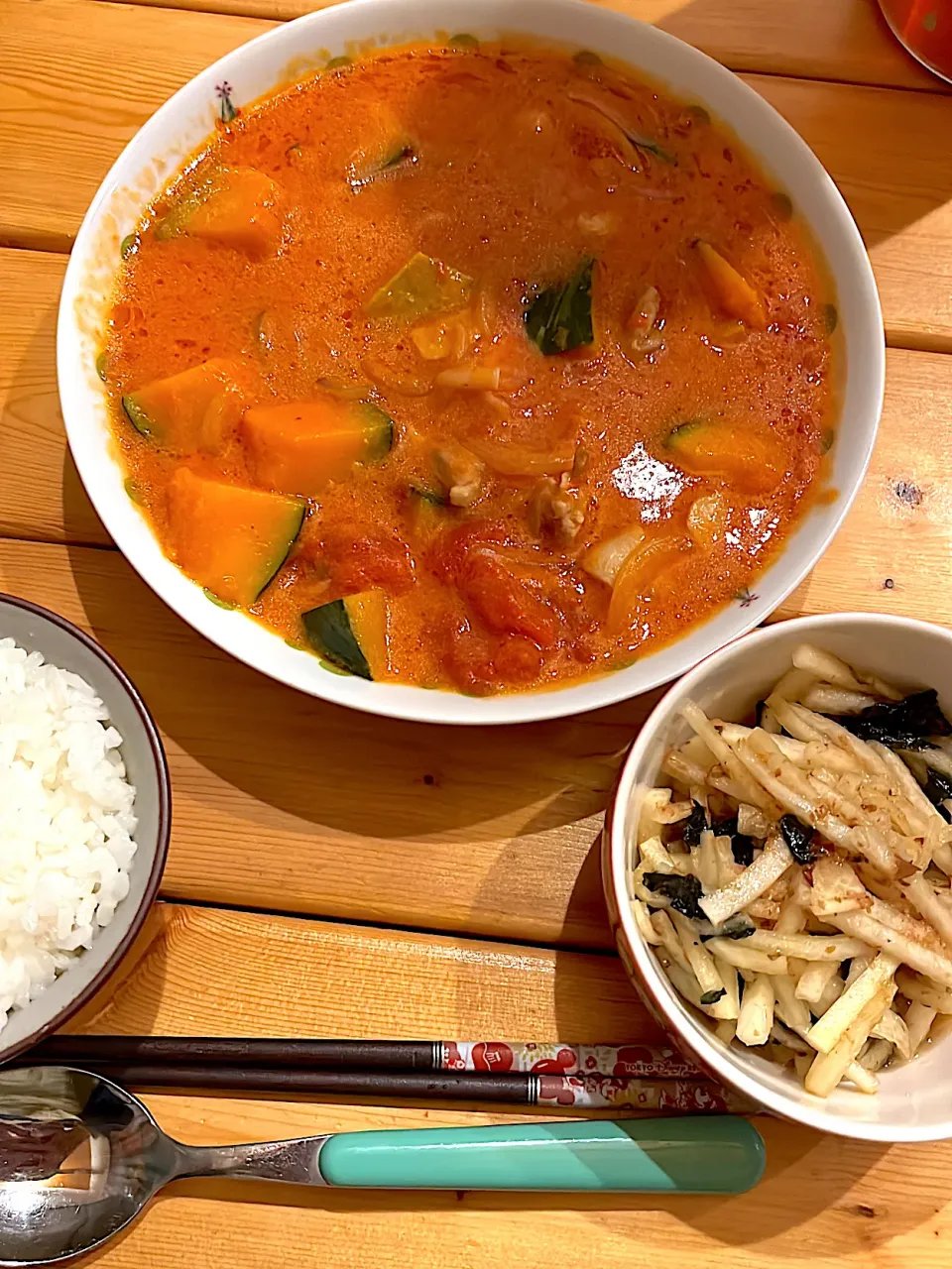 鶏肉とかぼちゃのトマトクリーム　&   大根サラダ|ぺろたんさん