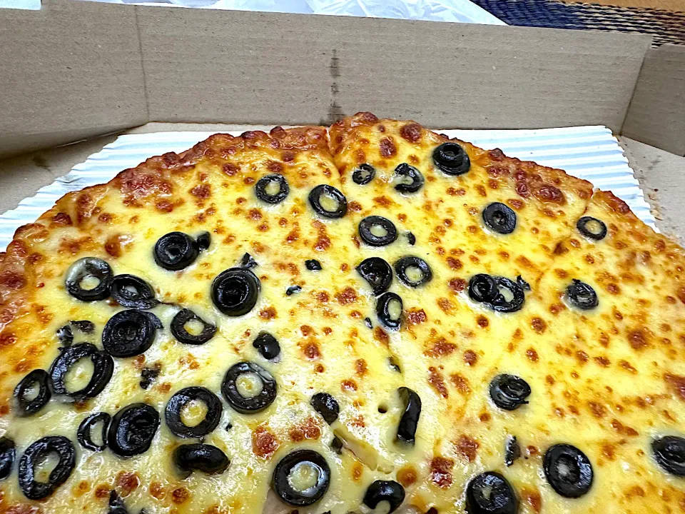 Extreme cheese with black olives|ｖ（＾＿＾ｖ）♪さん