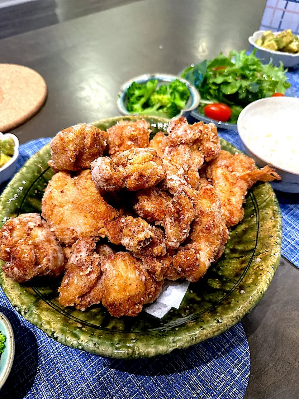 山盛り唐揚げ🍗|ぴっとさん