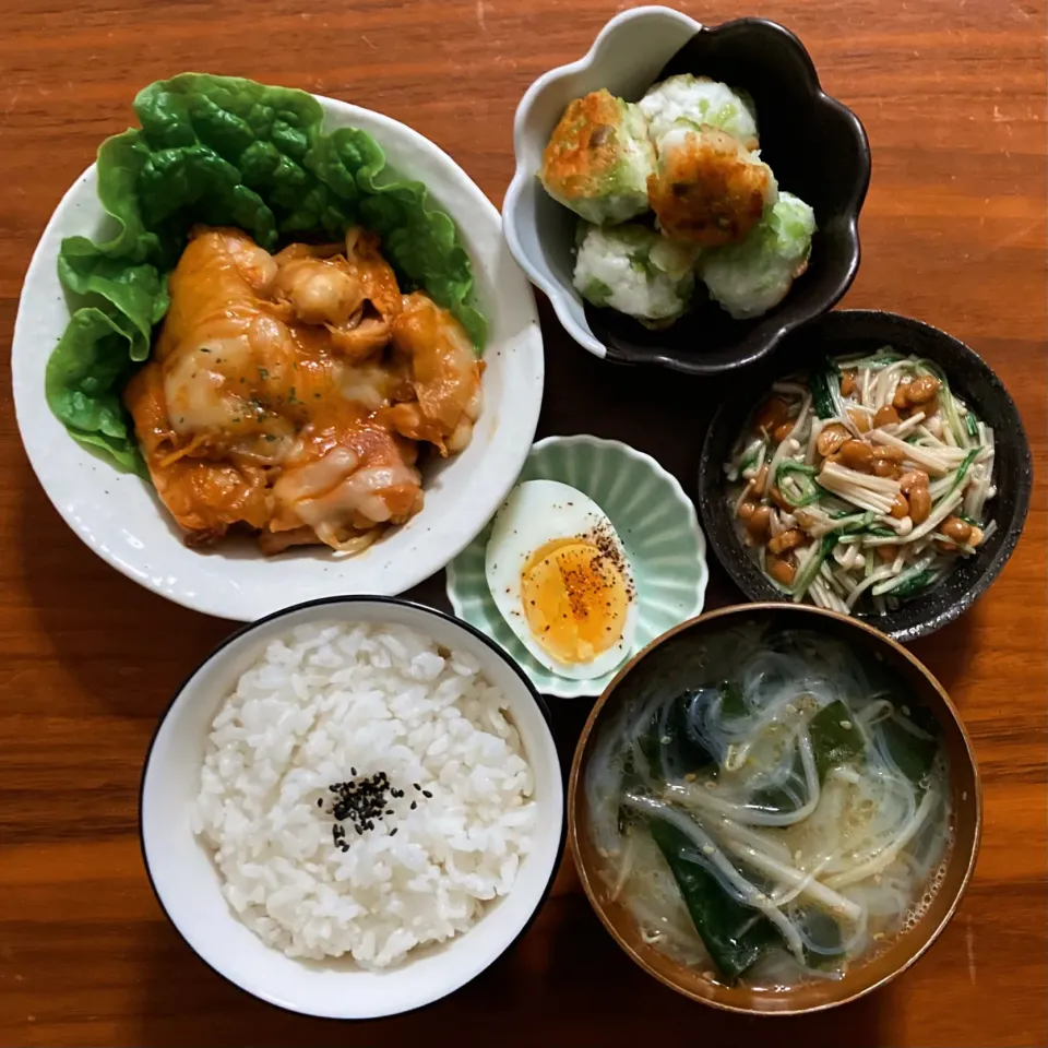 Snapdishの料理写真:主食　白ご飯
主菜　鶏肉のチーズタッカルビ風🅿️
副菜　
副菜　枝豆はんぺんボール🅿️
汁物　
小鉢|...さん