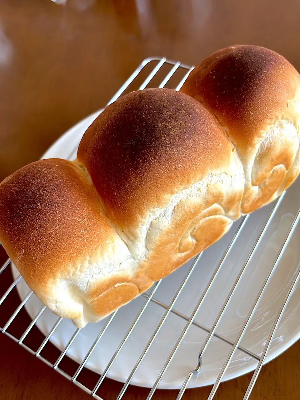 Snapdishの料理写真:焼き上がりましたぁ山型パン🍞|masaさん