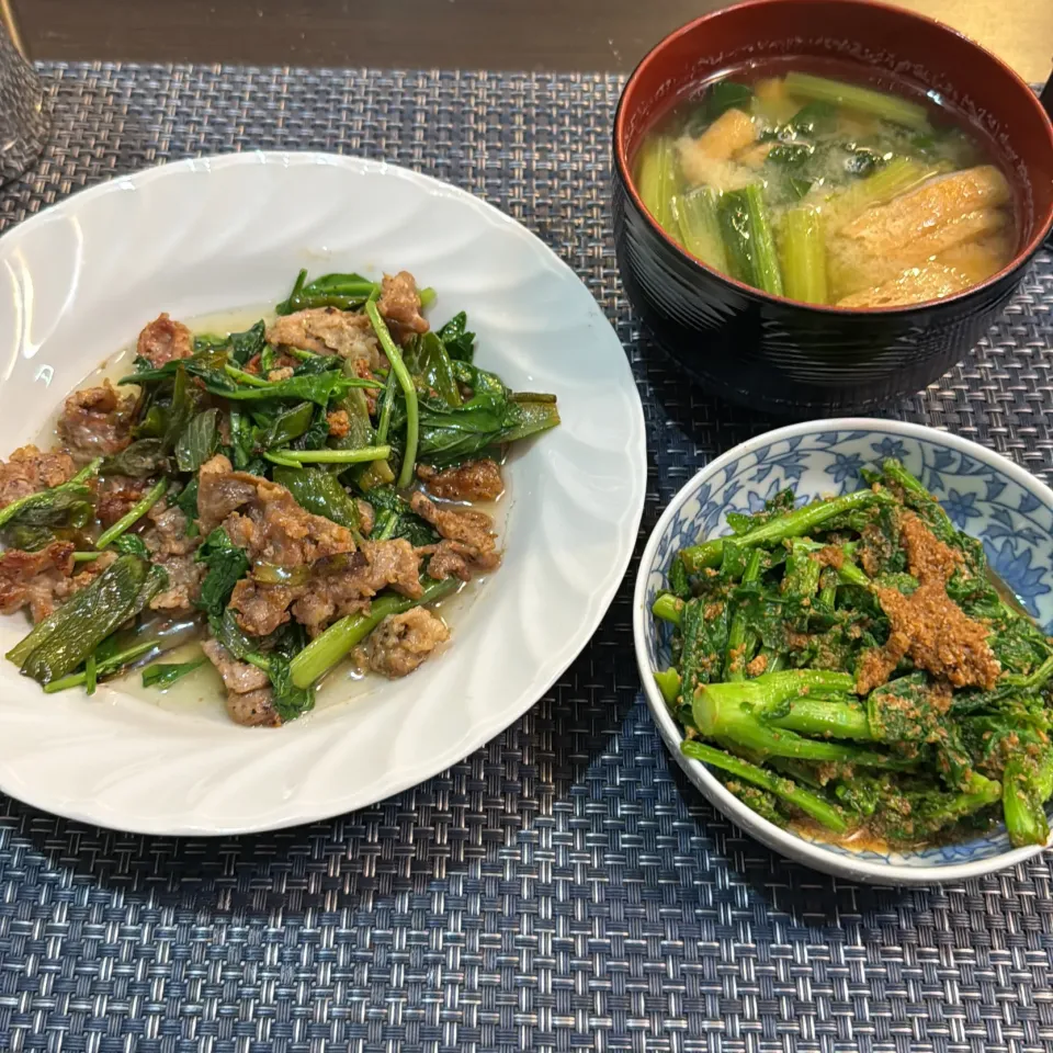 カリカリ豚とルッコラの炒め物・菜の花の胡麻和え・小松菜と油揚げの味噌汁|a-parkさん