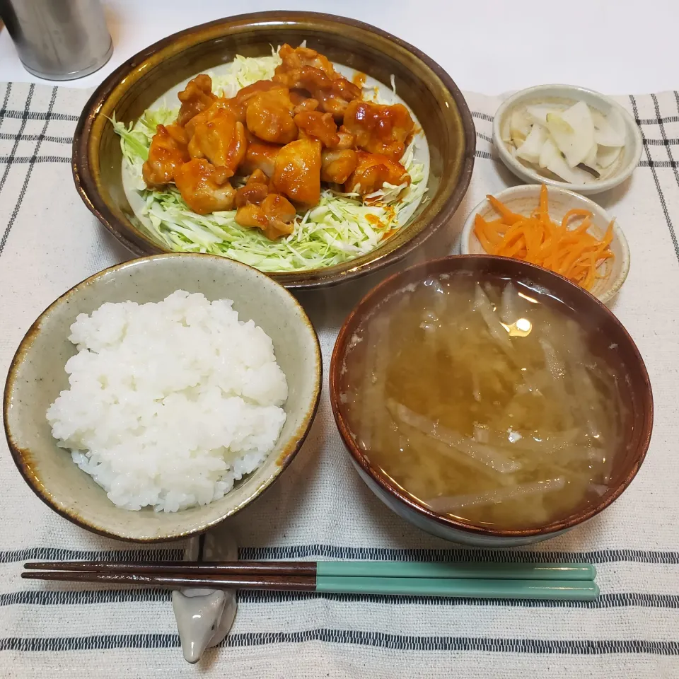 ひとり暮らしの夜ごはん
鶏チリ定食|keeijnsさん