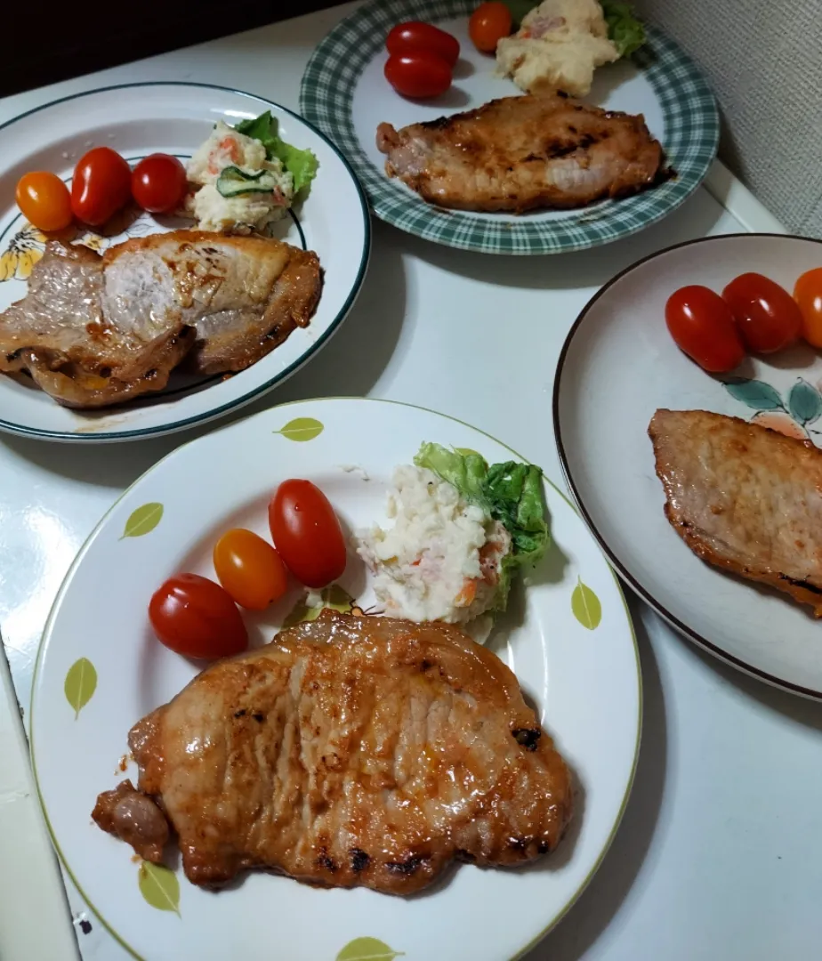 Snapdishの料理写真:豚肉のコチュジャン入り味噌漬け焼き|あかね空さん