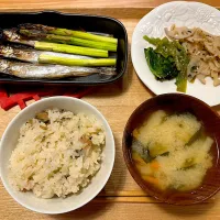 Snapdishの料理写真:アカニシ貝とあおさの炊き込みご飯|どらこさん