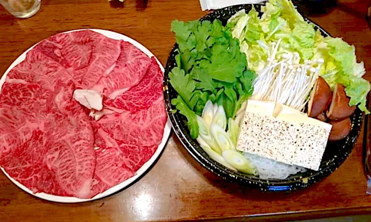 豊後牛のすき焼き【肉、野菜🥬等、タレ】完全無料|🐈⸒⸒⸒⸒つるのダンス🐈🐾さん