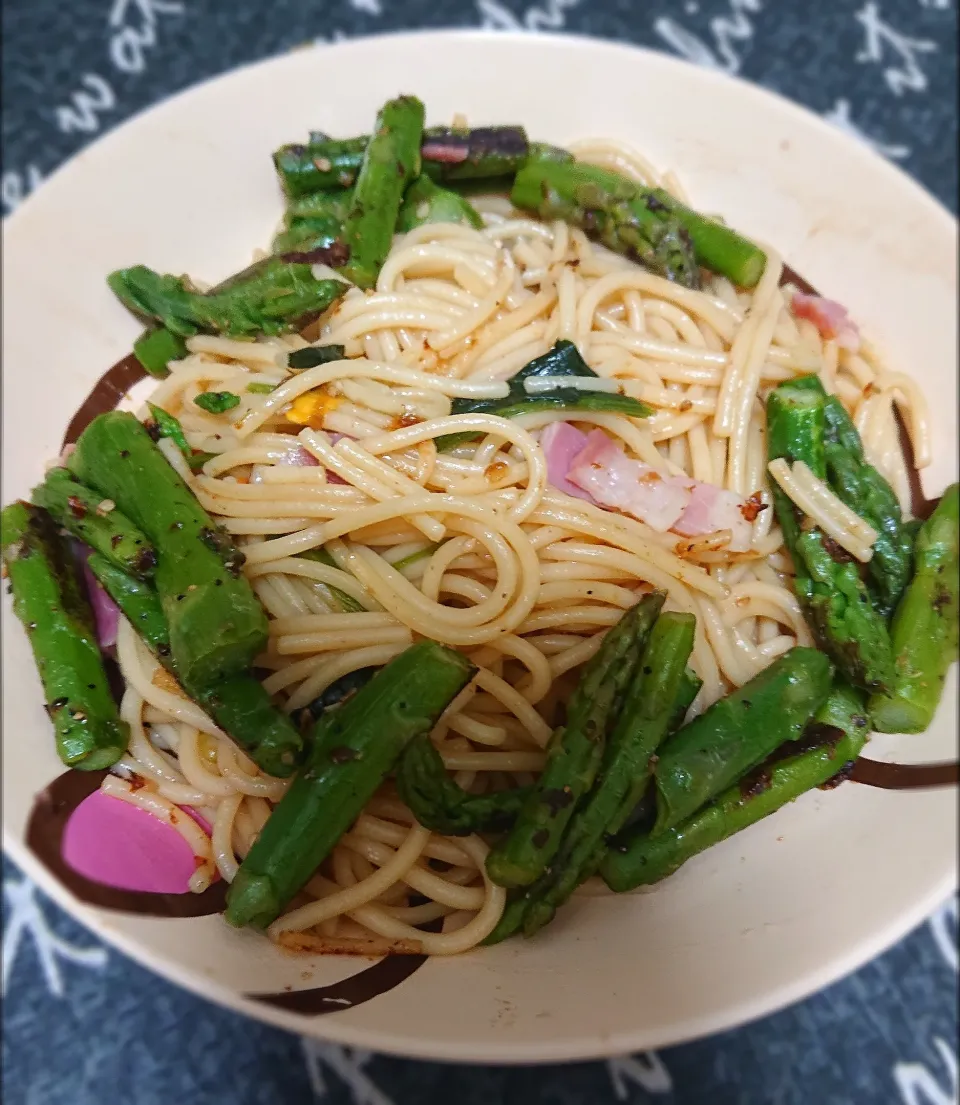 アスパラベーコンパスタ🍝🍝|まなみさん