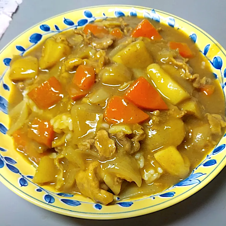 フライパン🍳だけで作る【給食風カレー🍛【】|🐈⸒⸒⸒⸒つるのダンス🐈🐾さん