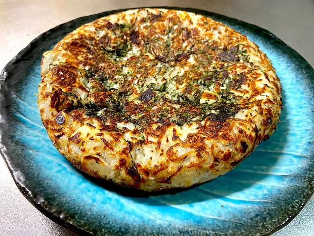 Snapdishの料理・レシピ写真:しらす入り焼き山芋｜小さくてもうまみ溢れる〜ファサッとしらす料理8選♪