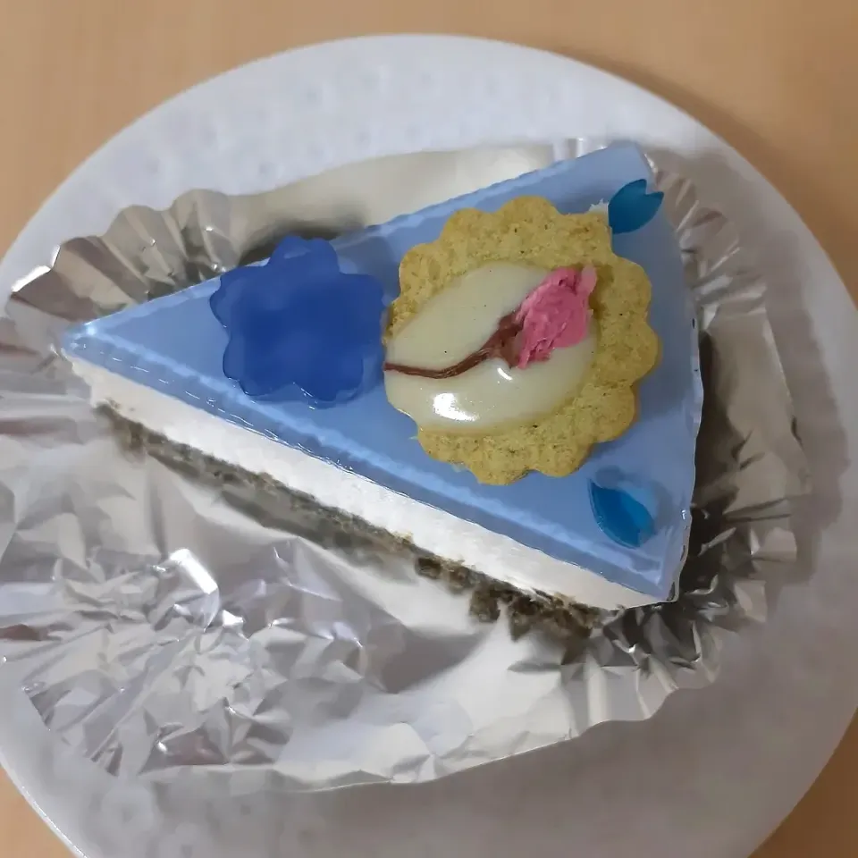 💙バタフライピーのレアチーズケーキ💙
青い桜🌸バージョン|ゆっこさん