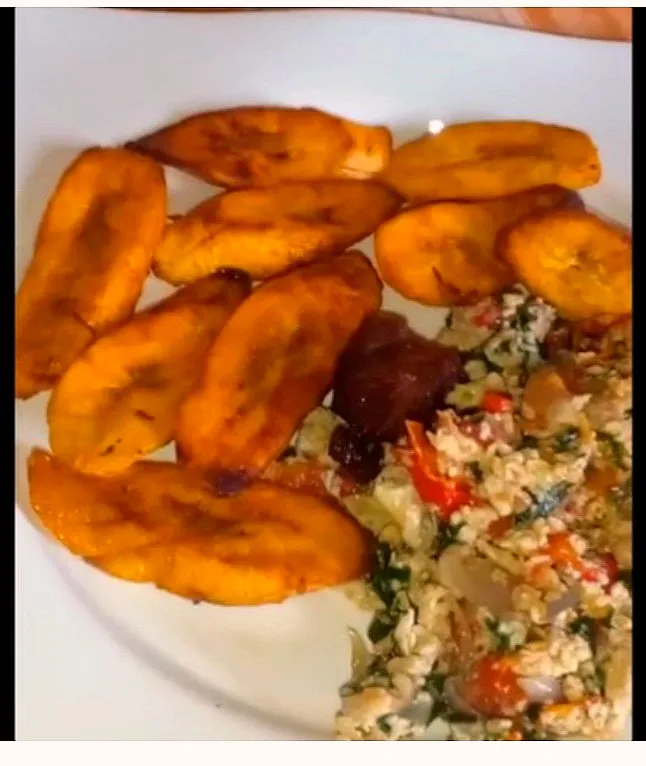 Fried  Plantain with Veggie Egg Sauce|Chioma Anyanwuさん