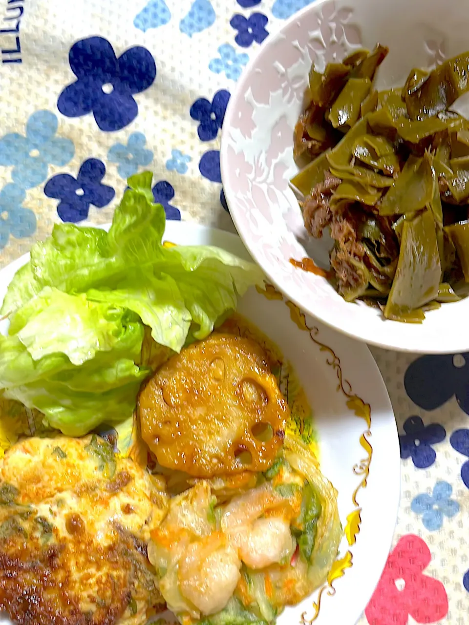 豆腐と鶏肉と大葉のつくね　かき揚げ　蓮根のはさみ焼き　昆布の佃煮|4jinoanataさん