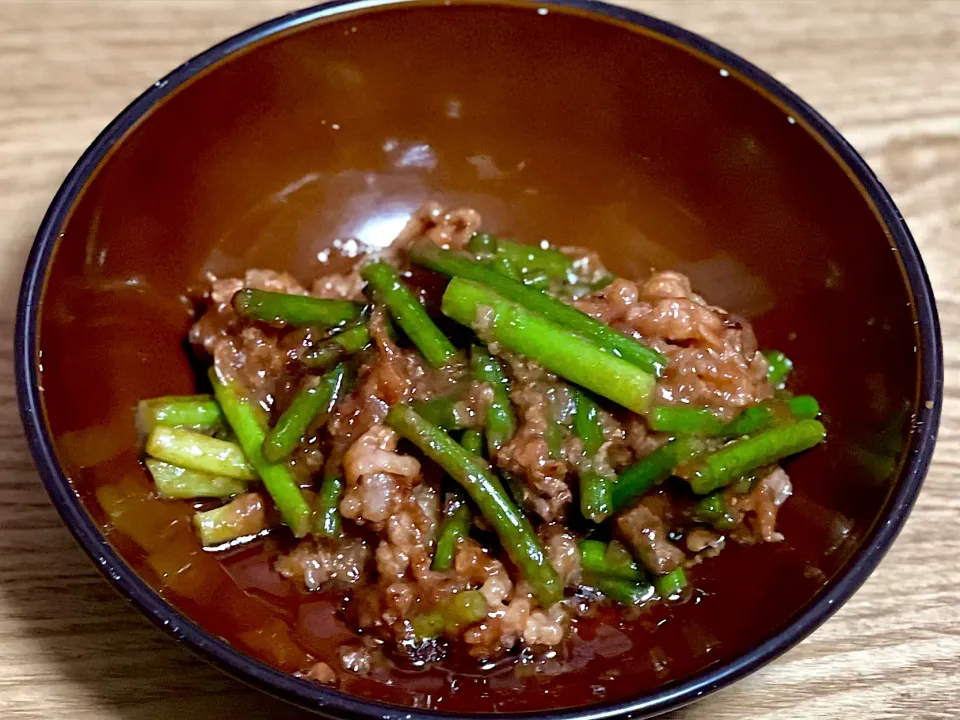 ☆牛肉とにんにくの芽炒め|まぁたんさん