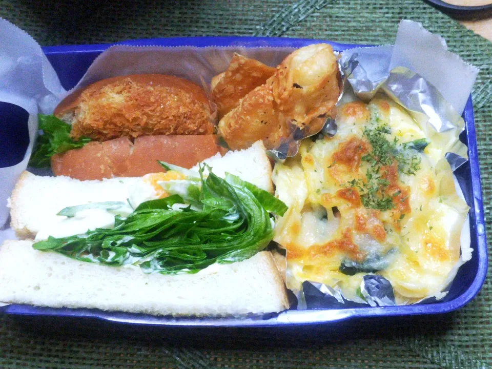 高校生男子変わり弁

鮭のチーズカツサンド
野菜エッグサンド
スパゲッティグラタン|ごますりさん