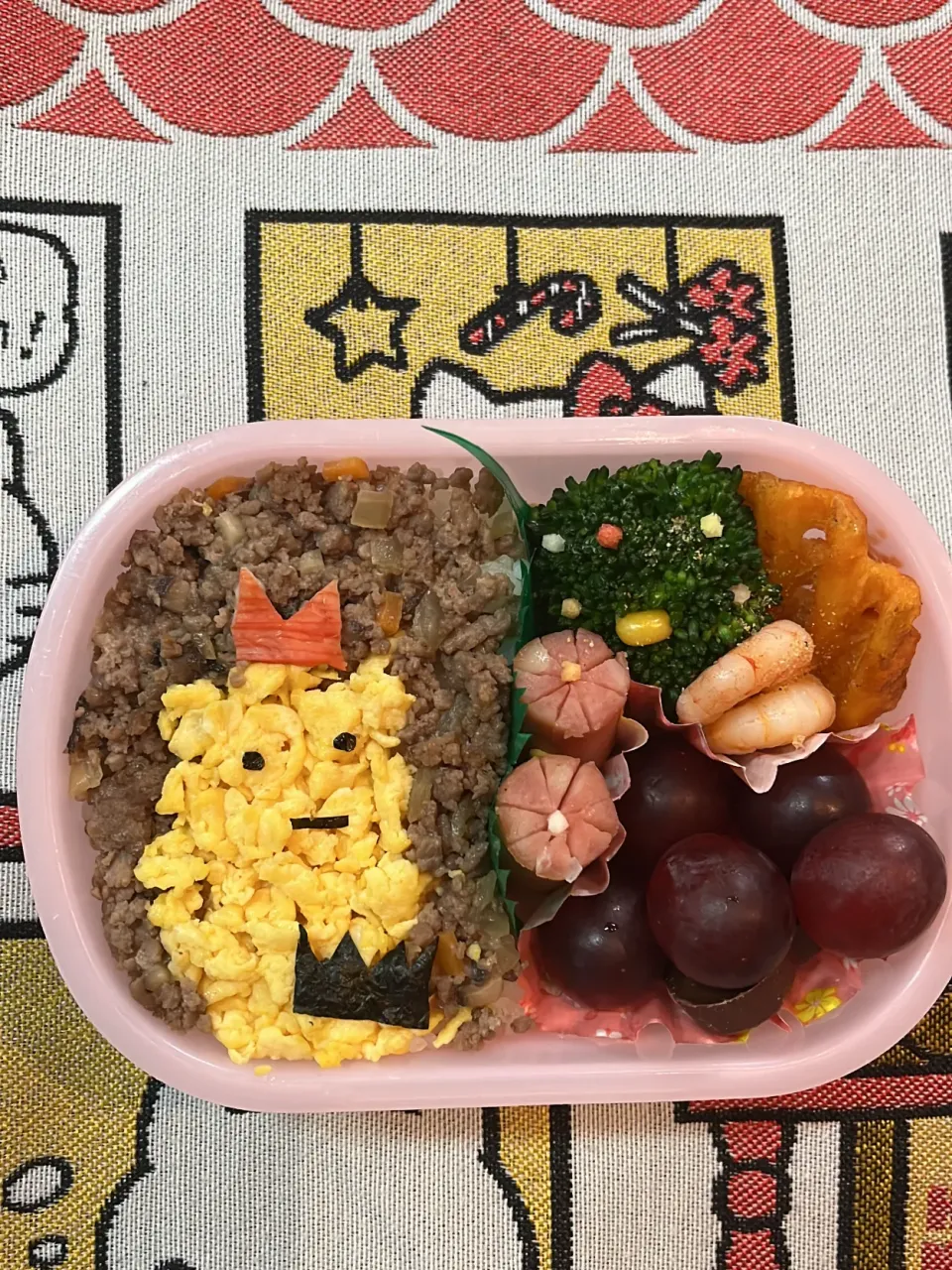 すみっこ幼稚園お弁当|リリさん