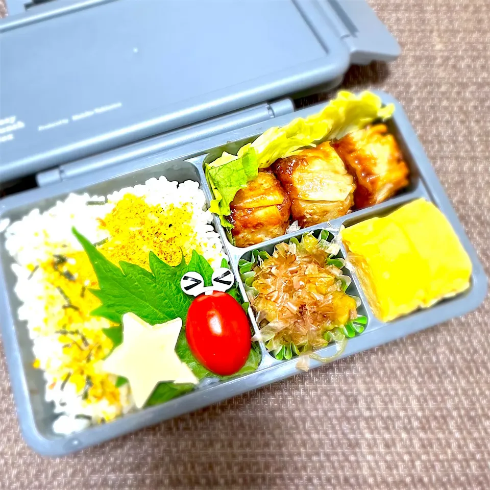 Snapdishの料理写真:バイト弁当〜揚げシュウマイ・玉子焼き・焼きナス・チーズ|華恋さん