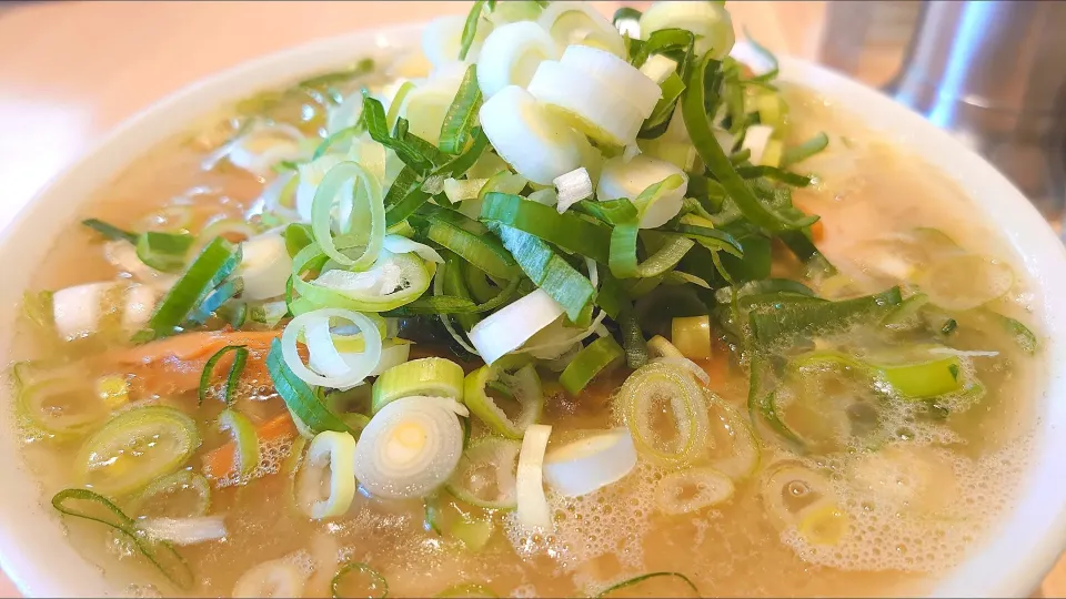 【TRYラーメン大賞2023
新店総合＆MIX部門1位】
【ラーメン店主500人が選ぶ 
Japan Best Ramen Awards TOP 50】
【食べログ ラーメン TOKYO 百名店
2023 選出店】
桜上水 船越
塩中華そば (950円)
＋ネギ (120円)
＠桜上水3分　
24052 (54,950)|大脇さん