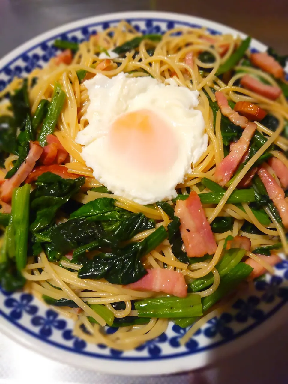 ほうれん草とベーコン🥓🥬のパスタ|まなみさん