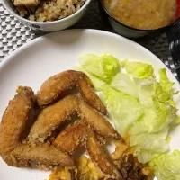 〜メニュー🥪〜
・花椒仕立ての手羽先
・舞茸天ぷら
・ひじきご飯
・ごぼうと玉ねぎのお味噌汁|MONSTERさん