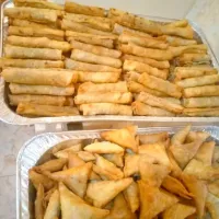 Snapdishの料理写真:Beef Filling Samosa & Spring Rolls|NENNE'S KITCHENさん