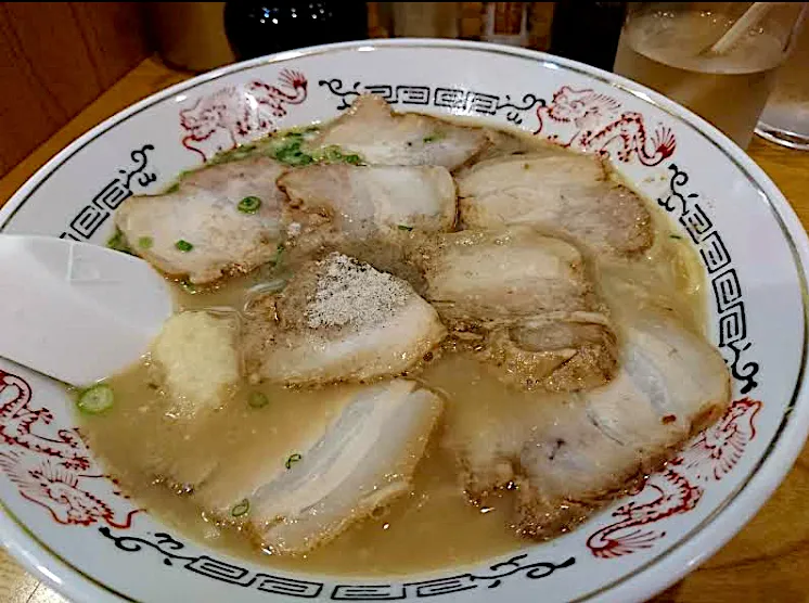 Snapdishの料理写真:ラーメン特集 宮崎県延岡市【ラーメン稔】さんのチャーシュー麺 お気に入りの店|🐈⸒⸒⸒⸒つるのダンス🐈🐾さん