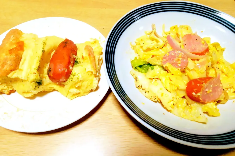 Snapdishの料理写真:朝食。　試作品パンと野菜卵ウインナー炒め。|りささん