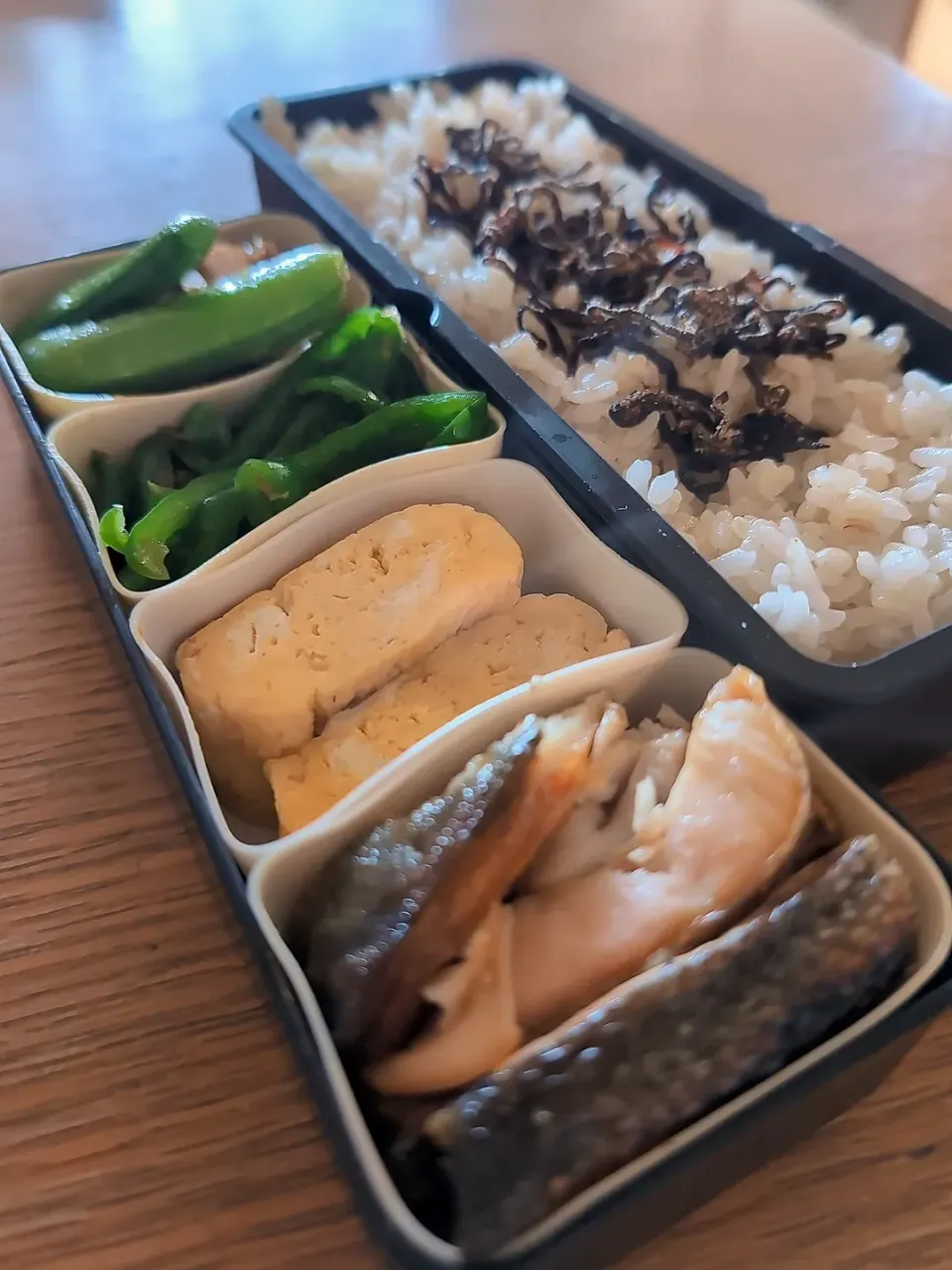 鮭ホッケ弁当|まきごろうさん