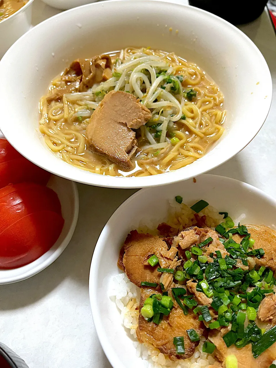 豚骨醤油ラーメンとチャーシュー丼|ささるみさん