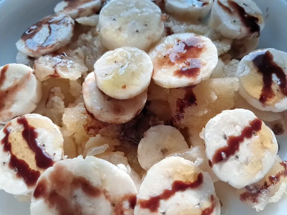 pancake crumbles with banana topped with honey,butter and chocolate syrup|Gargiさん