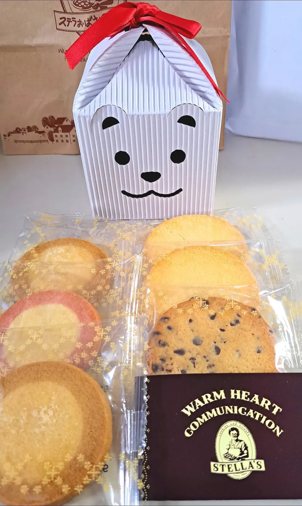 ステラおばさんのクッキー頂き物😊

いつ食べても美味しいクッキー🍪

箱も可愛いね～🎶|no-noさん