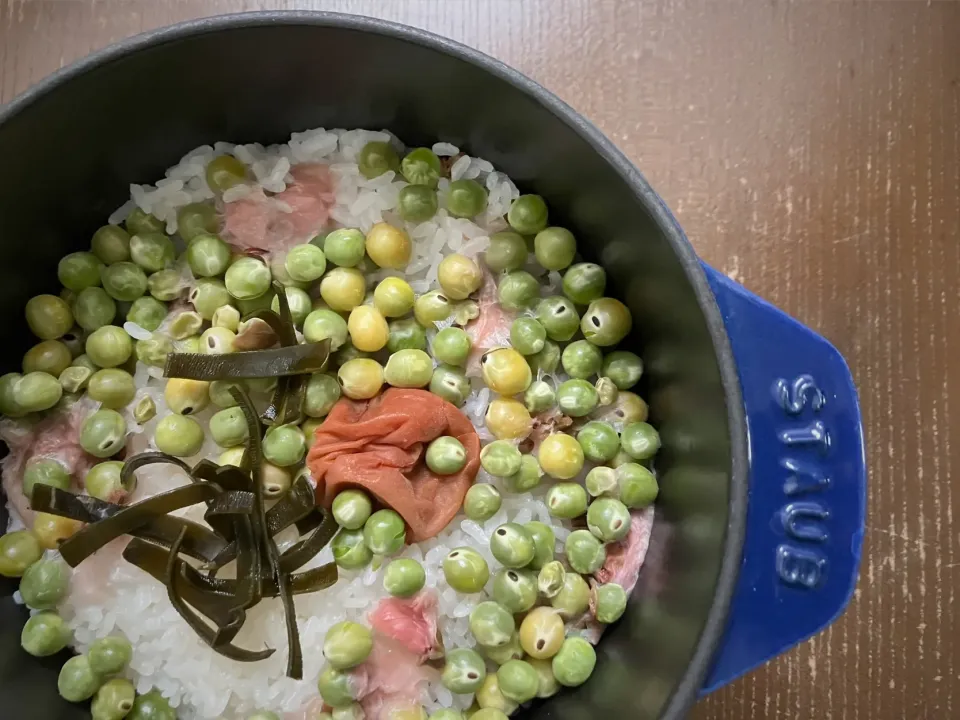 うすいえんどう豆と桜のご飯|seiko_funfoodさん