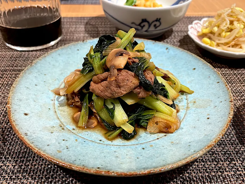 Snapdishの料理写真:牛肉とターサイの甜麺醤炒め🥢|Saori.Sさん