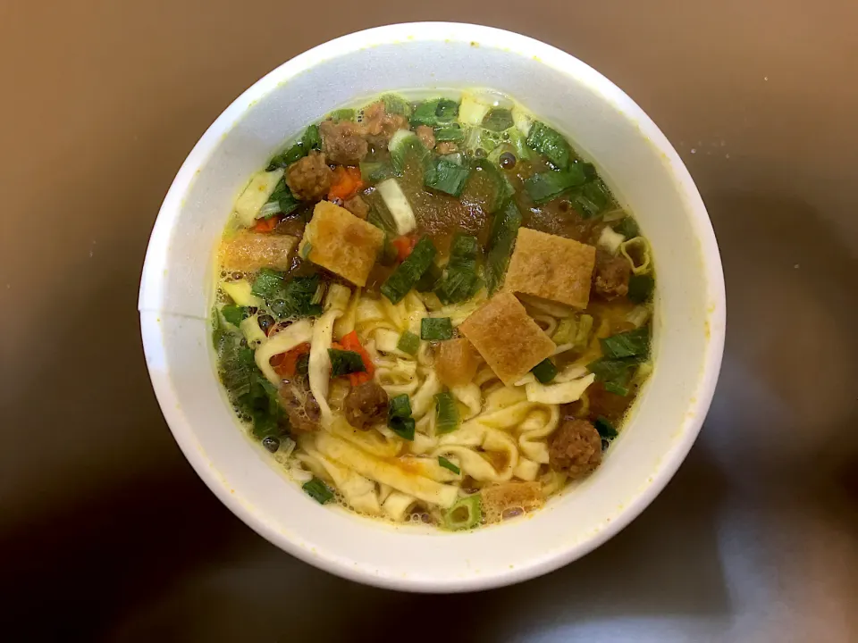 サンヨー サッポロ一番 カップスター カレーうどん|ばーさんさん