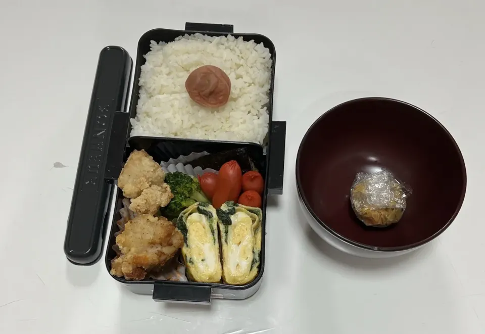 Snapdishの料理写真:パパ弁☆鯖みりん☆塩唐揚げ☆赤ウインナー☆ブロッコリーのコンソメ煮☆ほうれん草入り卵焼き☆みそ玉|Saharaさん